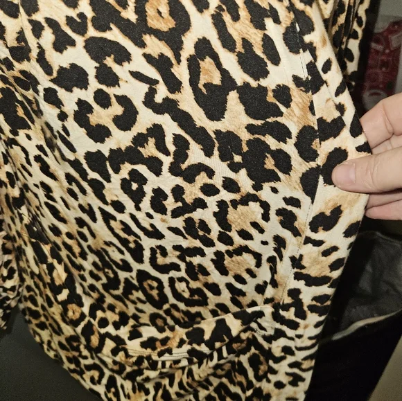Cato Womans Long Sleeve Cheetah Print Cardigan Size 18W/20W - Picture 3 of 12